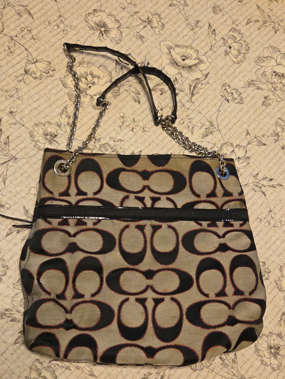 Coach - Picture 2 of 6
